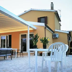 Bed & Breakfast Fiori Di Pesco, Fertilia